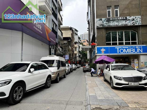 Mặt phố Thụy Khuê – 380m2 – Giá Chỉ 63 tỷ .