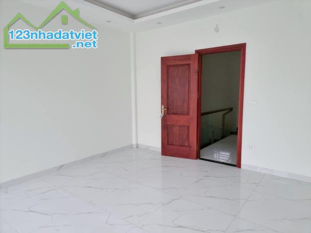Bán gấp nhà Ngọc Khánh phân lô, hè rộng, ôtô tránh 90mx5T thang máy Ba Đình hơn 17 tỷ - 1