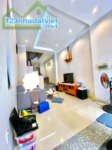 BÁN NHÀ ĐIỆN BIÊN PHỦ GẦN ĐẠI HỌC VĂN HIẾN, Q.10, HẺM 3M THOÁNG, DÂN TRÍ, 52Mx3N 8.x TỶ - 5
