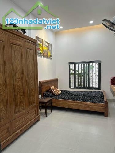 Nhà 2 tầng kiệt ô tô đậu đỗ số 05 Nam Cao gần chợ Hoà Khánh