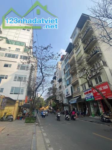 Nhà mặt phố đẹp nhất Nguyễn Trường Tộ, Ba Đình - MT 7m - sát phố Cổ - đường 2 chiều