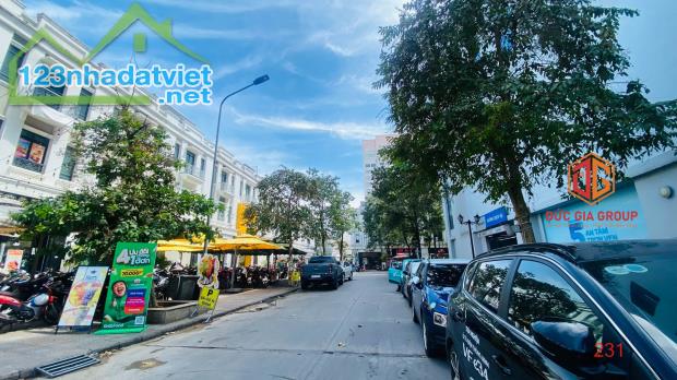 Shophouse Vincom Biên Hòa; sổ hồng riêng 1 trệt 2 lầu 120m2 ngang 7m giá 15 tỷ