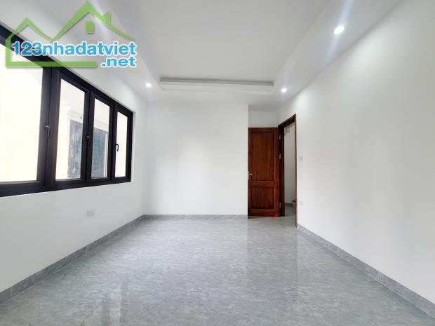 BÁN NHÀ LAI XÁ 42M2 Ô TÔ ĐỖ CỦA, LÔ GÓC 3 THOÁNG SÁNG TỰ NHIÊN 5 NGỦ - 2