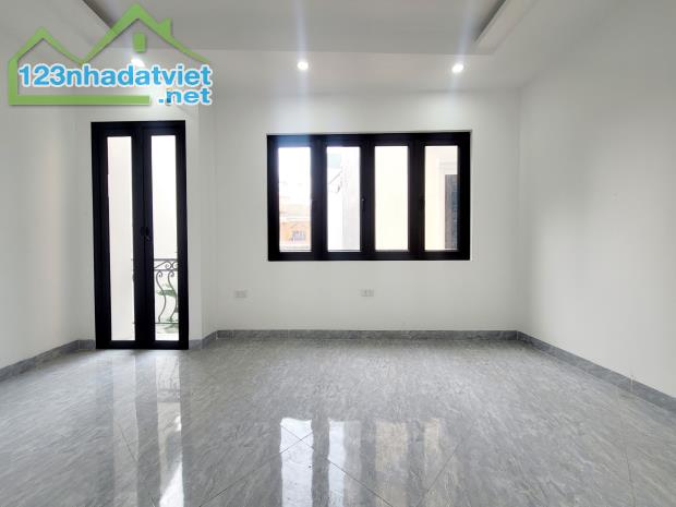 BÁN NHÀ LAI XÁ 42M2 Ô TÔ ĐỖ CỦA, LÔ GÓC 3 THOÁNG SÁNG TỰ NHIÊN 5 NGỦ - 1
