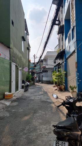 Nhà cấp 4 ngay công viên Làng Hoa, đường 6m, DT 5mx10m, giá 3,4 tỷ - 2