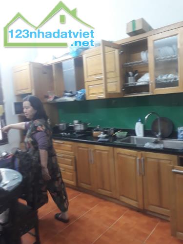 Mặt phố kinh doanh,  139m2 , 3 tầng , giá rẻ 22 tỷ