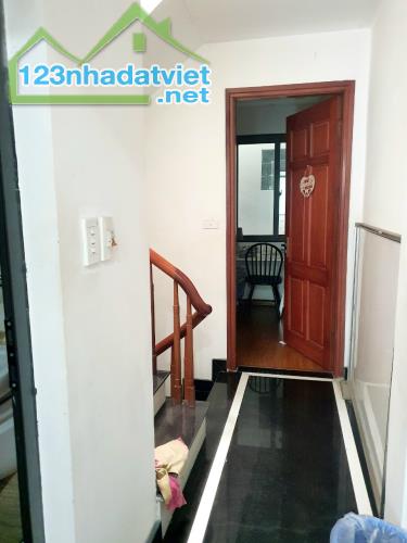 Bán nhà 4 tầng Mễ Trì Thượng, ngõ thông, cách mặt phố 30m, DT 33m2, MT 3,3m. Giá 4.6 tỷ - 4