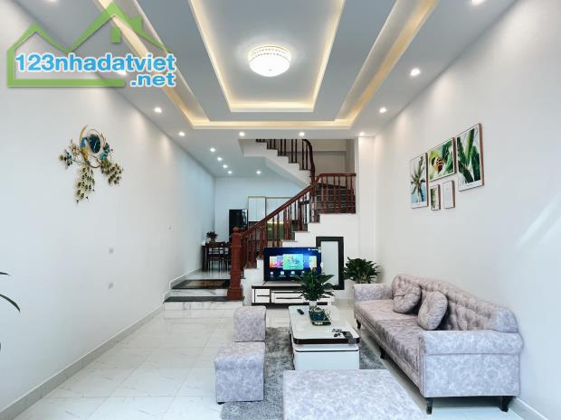 Bán nhà tại Kim Chung 32m2 ngõ rộng ô tô đỗ Gần xây mới 4tầng giá 3,85 tỷ - 3