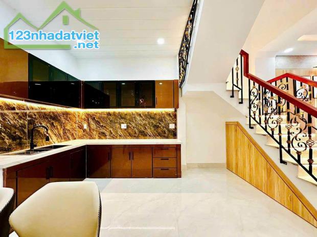 Chính chủ kẹt tiền bán gấp nhà Phạm Văn Chiêu, Phường 9, Quận Gò Vấp. Giá 2tỷ860. Hẻm ô tô - 3