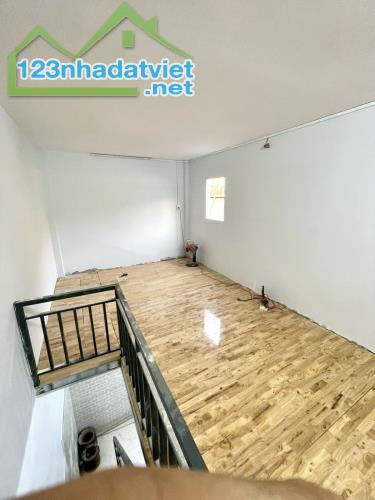 Bán nhà mặt tiền Trung Mỹ Tây 13, Gần Chợ, 190m2, ngang 5.3m, giá rẻ chỉ 10.9 tỷ TL. - 1