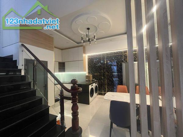 Nhà Thị Trấn 3 tầng 50m2 chỉ 6,2 tỷ sổ hồng riêng, 30m ra đường chính, xe hơi thẳng trục t - 1