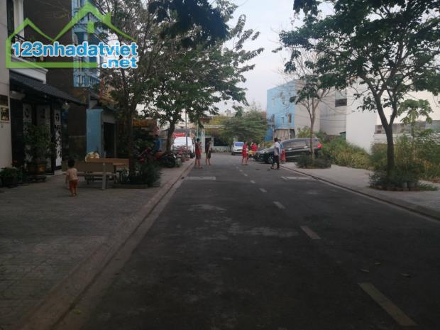 Chủ về quê, bán gấp nhà hẻm xe hơi, 6 tầng, tặng nội thất  Lê Văn Khương Q12 chỉ 7 tỷ. TL - 3