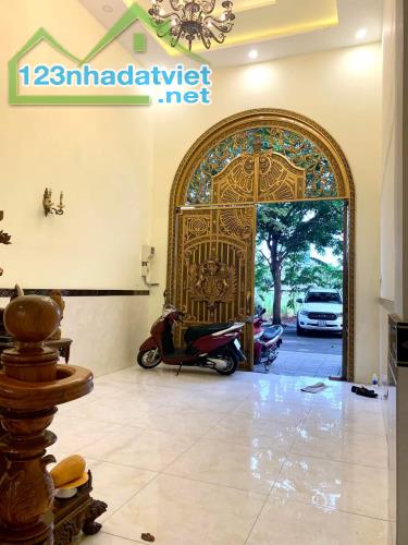 Chủ về quê, bán gấp nhà hẻm xe hơi, 6 tầng, tặng nội thất  Lê Văn Khương Q12 chỉ 7 tỷ. TL - 1
