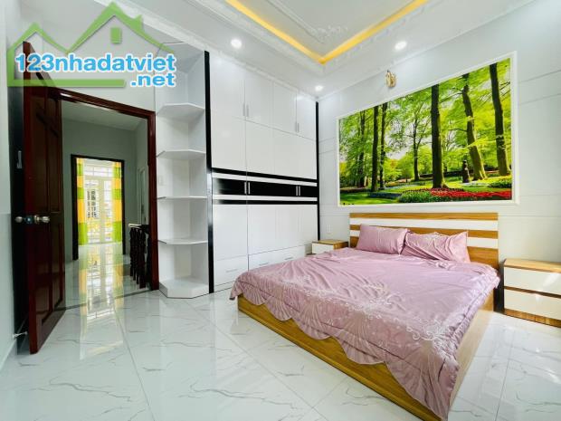 Bán nhà hẻm xe tải 8m Đường Dương Thị Mười, 160m2, 3 tầng, 4 Phòng Ngủ, 2,55 tỷ - 3