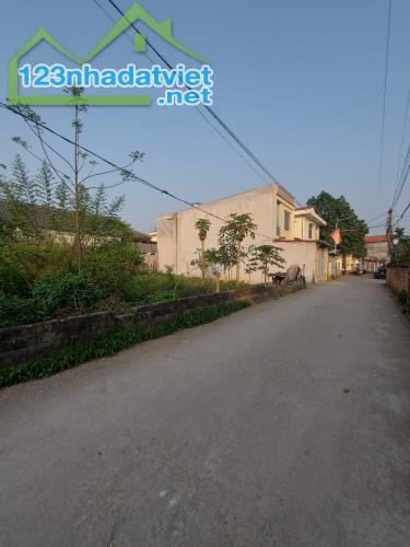 88m2 chỉ 1ty5 sát trường mầm non đồng trạng cổ đông cách ql 21 200m FPT 2km DHQG 1,5KM - 2