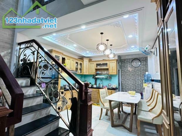 Bán gấp NHÀ 4 TẦNG đẹp như Tranh Khu VIP Nguyễn Ảnh Thủ giá rẻ 5.69 tỷ - 1