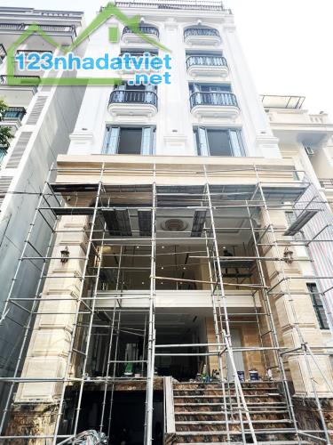 Bán Nhà Mặt Phố Vĩnh Phúc, Ba Đình 169m2 MT:6m Giá 4x tỷ.