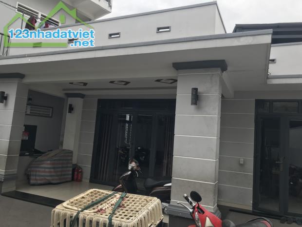 BÁN DÃY TRỌ 3 TẦNG - QL1A - 809M2 (21x40)M - THU NHẬP 100TR/TH - GIÁ CHỈ 24 TỶ. - 3
