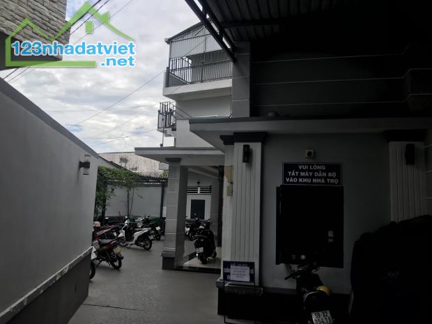 BÁN DÃY TRỌ 3 TẦNG - QL1A - 809M2 (21x40)M - THU NHẬP 100TR/TH - GIÁ CHỈ 24 TỶ. - 2