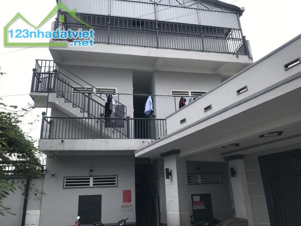 BÁN DÃY TRỌ 3 TẦNG - QL1A - 809M2 (21x40)M - THU NHẬP 100TR/TH - GIÁ CHỈ 24 TỶ.