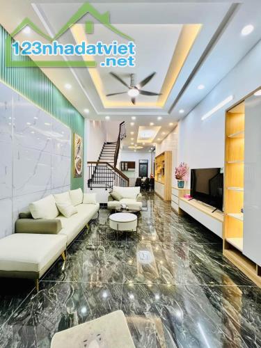 Kẹt tiền bán gấp nhà Trương Đăng Quế, Quận Gò Vấp. Giá 3tỷ150, hẻm xe hơi, DT63m2,hẻm 1sẹc - 4