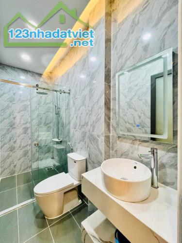 Kẹt tiền bán gấp nhà Trương Đăng Quế, Quận Gò Vấp. Giá 3tỷ150, hẻm xe hơi, DT63m2,hẻm 1sẹc - 2