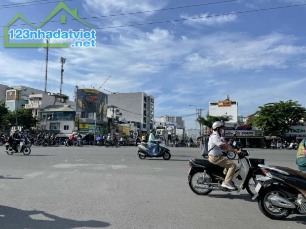BÌNH THẠNH, ĐẤT THỔ CƯ, 3 MẶT TIỀN ĐƯỜNG NGUYỄN XÍ, KV 20x55m 1100m2, CHỈ 299 TỶ - 1