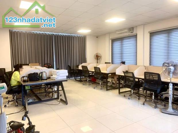 CẦN BÁN GẤP LK - KĐT VĂN QUÁN·- Mặt Phố Nguyễn Khuyến dt:81m2 x Mt:4,5m Giá 32,6 tỷ - 3