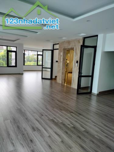 Cho thuê nhà liền kề Romantic đường Xuân Tảo, Tây hồ 120m2x6T thông sàn, thang máy - 1