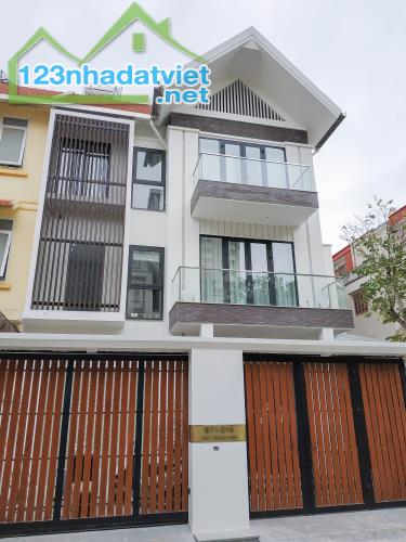 Bán Biệt Thự đường Nguyễn Trãi, Thanh Xuân. Lô góc, 2 mặt tiền, thang máy, ô tô, KD, VP.