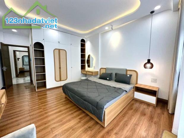 Chính chủ gửi bán nhanh nhà Nguyễn Thị Thập, Quận 7. Giá 2tỷ980, hẻm xe hơi, DT63M2, 1 sẹc - 3