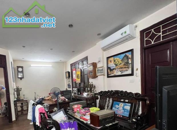 Bán nhà Ngõ Thịnh Quang Tây Sơn  quận Đống Đa, ngõ rộng 30m ô tô đỗ, 62m nhỉnh 9 tỷ