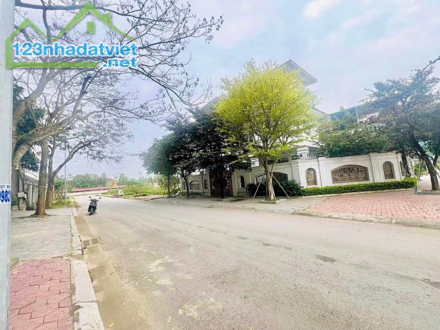 Cần bán nhanh lô Biệt thự RẺ NHẤT Phường Đông Hải, MB 1171 - Thành phố Thanh Hoá 249m2