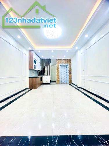 Nhà Đẹp ở ngay TT Cầu Giấy 40m x 6T, thang máy, mt 4,3m, lô góc, ngõ thông, gần ô tô 9,2tỷ - 3