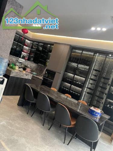 Nhà Đẹp ở ngay TT Cầu Giấy 40m x 6T, thang máy, mt 4,3m, lô góc, ngõ thông, gần ô tô 9,2tỷ - 2