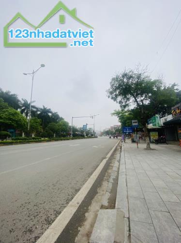 Cho thuê mặt bằng 2 tầng mặt Nguyễn Tất Thành. DT 400m2 Giá 30tr/tháng - 3