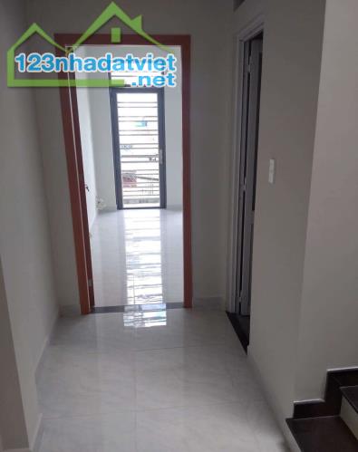Nhà mới ở ngay BTCT, HXH, dt 54.6m2 x 3t, Lã Xuân Oai, Nhỉnh 4 tỷ. - 2