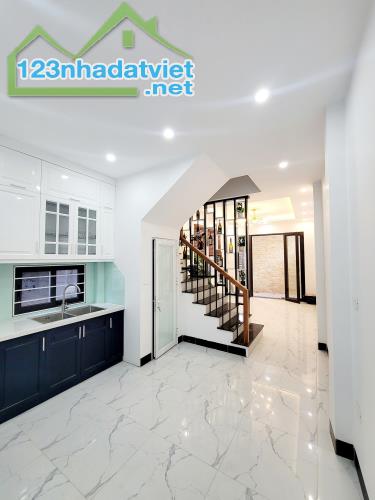 Bán nhà An Khánh 38m². Lô góc 2 mặt thoáng Vĩnh Viễn. Ngõ thông Moning đỗ cửa. 50m đến chợ - 1