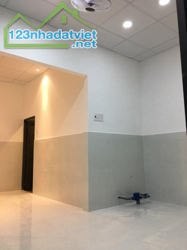 Bán nhà Viĩnh Phước gần ĐH Nha Trang, có 7 phòng trọ studio cho thuê,dt 112m2, giá 3,3 tỷ