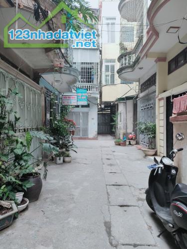 Bán gấp giá rẻ căn hộ khép kín cách Sư Phạm 1, 400m, Phạm Văn Đồng 38m, tầng1, mặt tiền - 2