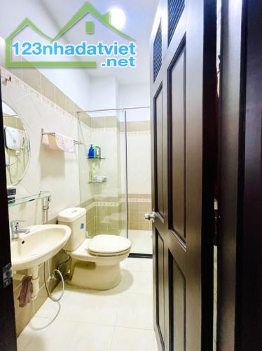 BÁN NHÀ Đ. TRƯỜNG SƠN NGAY CÔNG VIÊN THỎ TRẮNG, HXH THÔNG CMT8, LÔ GÓC KHÔNG LỘ GIỚI 8 TỶx - 2
