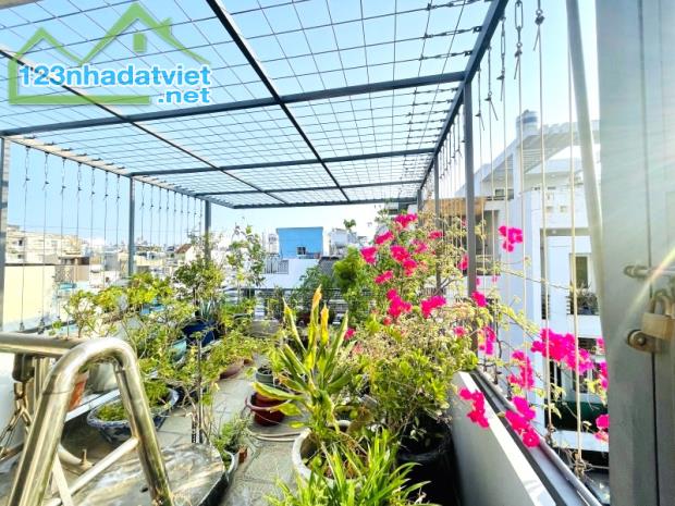 BÁN NHÀ Đ. TRƯỜNG SƠN NGAY CÔNG VIÊN THỎ TRẮNG, HXH THÔNG CMT8, LÔ GÓC KHÔNG LỘ GIỚI 8 TỶx