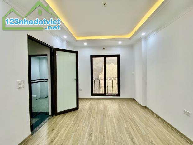 50m ra phố Tam Trinh, mới Kính Koog, ô Tô Đỗ Cổng, 39m2, 4.5 tỷ