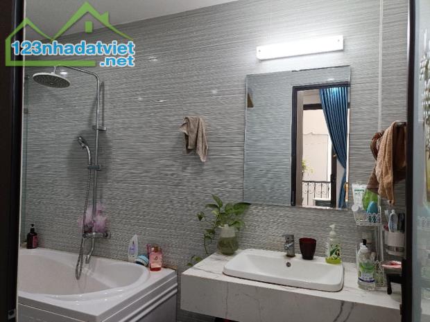 Bán nhà Trương Định 40 m2, 5.7 tỷ, tiện ích tuyệt vời