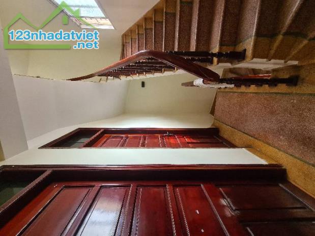 Bán nhà 5 tầng Ngõ Thổ Quan phường Trung phụng Đống Đa 30m ô tô tránh 65m nhỉnh 9 tỷ - 2