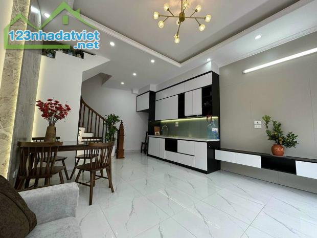 Bán nhà Tây Mỗ, Nam Từ Liêm xây 5 Tầng, 3P Ngủ rộng, nội thất đẹp nhỉnh 4 tỷ - 1