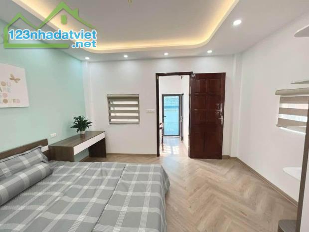 Nhà đẹp Phương Canh, Ngã Tư Canh 40M x 5 Tầng, 2 mặt thoáng, view thoáng 5.4 tỷ