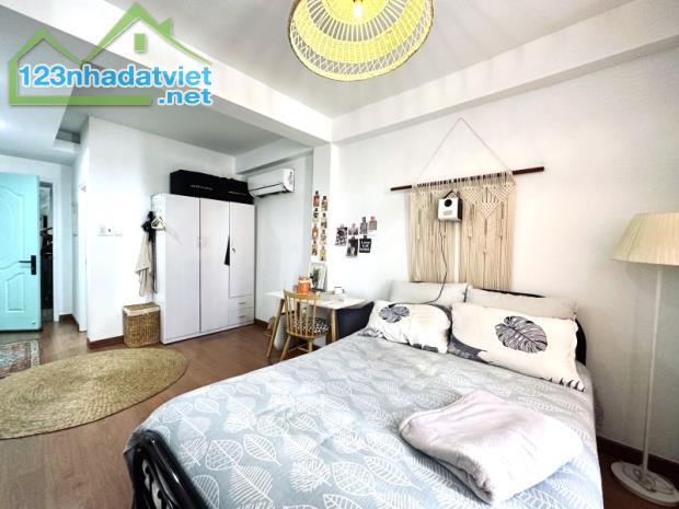 BÁN NHÀ TÔ HIẾN THÀNH-CMT8, QUẬN 10, HẺM 3M THÔNG, NHÀ ĐẸP NHƯ BIỆT THỰ, 70Mx7PN, 7 TỶ x - 2