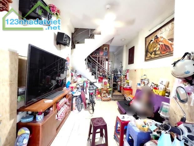 BÁN NHÀ ĐẶNG VĂN NGỮ, KHU VIP PHÚ NHUẬN, HXH7M THÔNG, KINH DOANH XỊN, 32Mx4PN, 6 TỶ x - 3