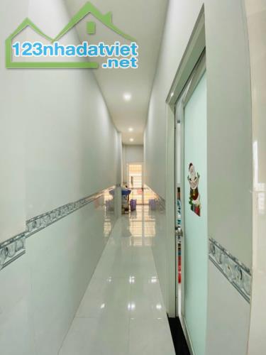 Bán nhà lầu mới đẹp đường oto gần ngã 3 Thành P.Quang Vinh chỉ 3ty4 - 1